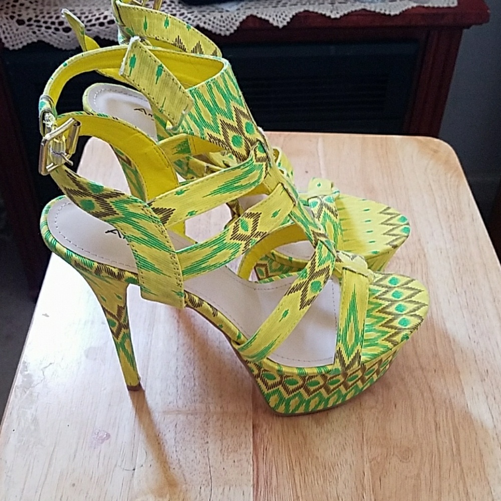 Shoes - Picture 2 of 3